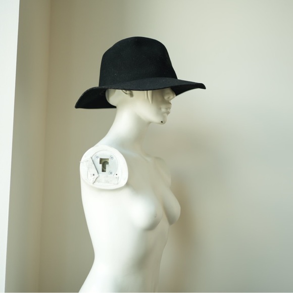 JANESSA LEONE Wool Fedora Hat Black, Size Large - Picture 4 of 6